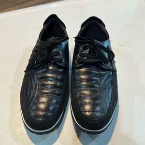 Derby dress Oxford’s lace up casual leather shoes.